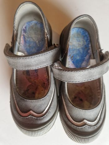 Chaussure plate fillette taille 25  Disney frozen