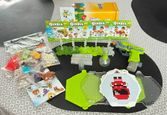 Lot Qixels