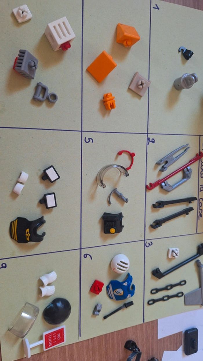 Lot playmobil agent secret Police petit accessoire - photo numéro 2