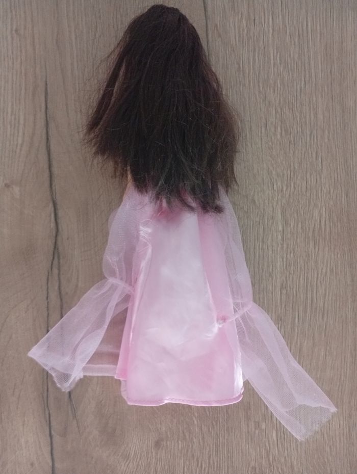 Poupée cheveux brun - photo numéro 2