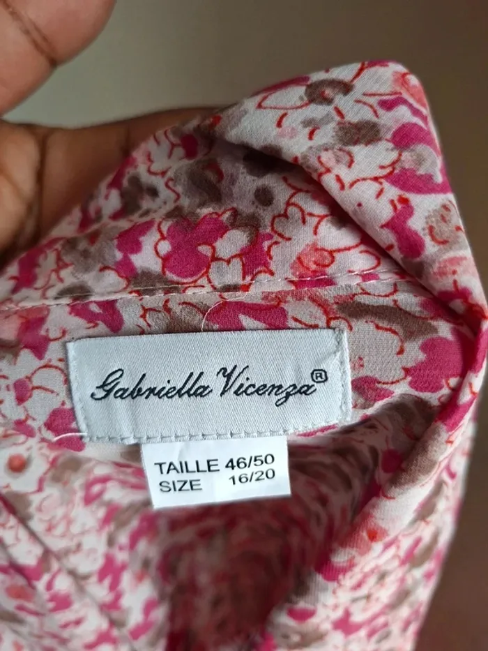 Chemise fleurie,légère, Gabrielle Vicenza, neuve, taille 46/50 - photo numéro 4