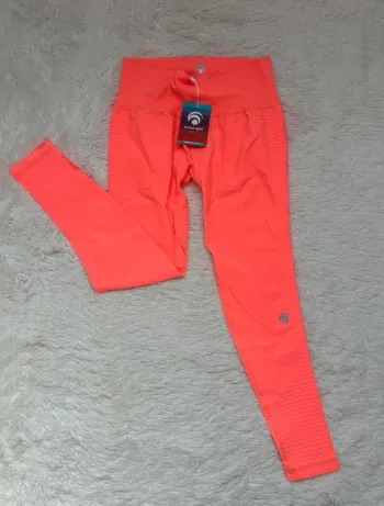 Legging Oceans Apart