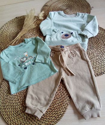 Lot pantalon jogging beige + sweat vert pomme + tee shirt imprimé Orchestra taille 9 mois
