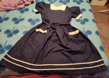 Robe bleu marine et blanche