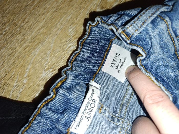 Lot 2 jeans larges fille 12 ans TBE - photo numéro 4