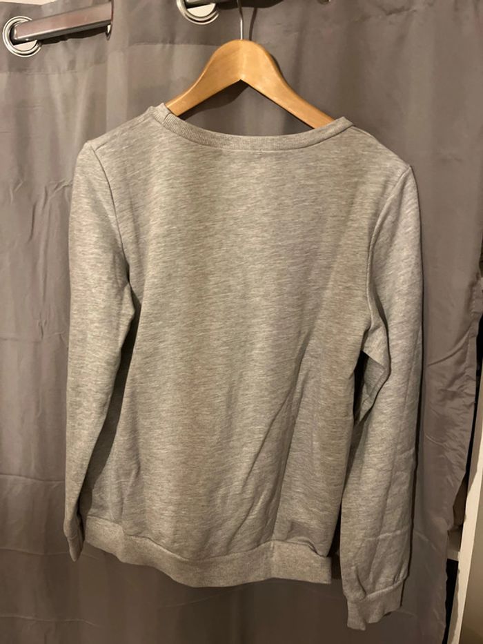 Sweat-shirt gris avec inscription - photo numéro 6