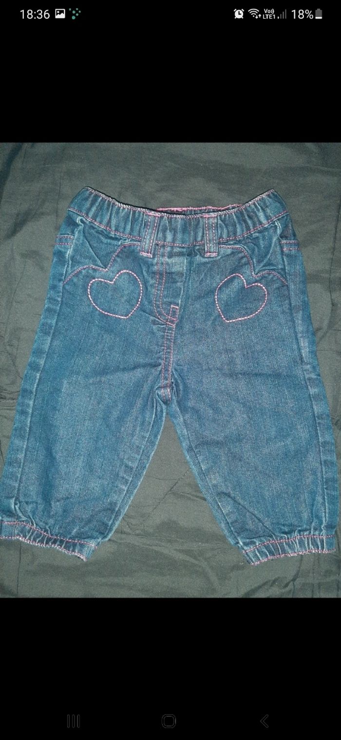 Jeans fille 9 mois (c3)