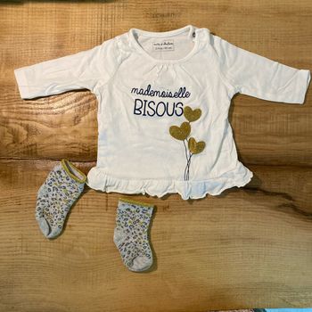 Lot t shirt manches longues et chaussettes 3 mois