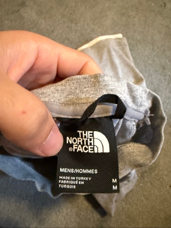The North Face Men's Color Block Logo Tee - Gray/Black/White - Size [M] - photo numéro 2