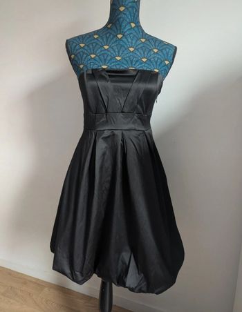 Superbe robe satinée Naf Naf noire comme neuve taille 38