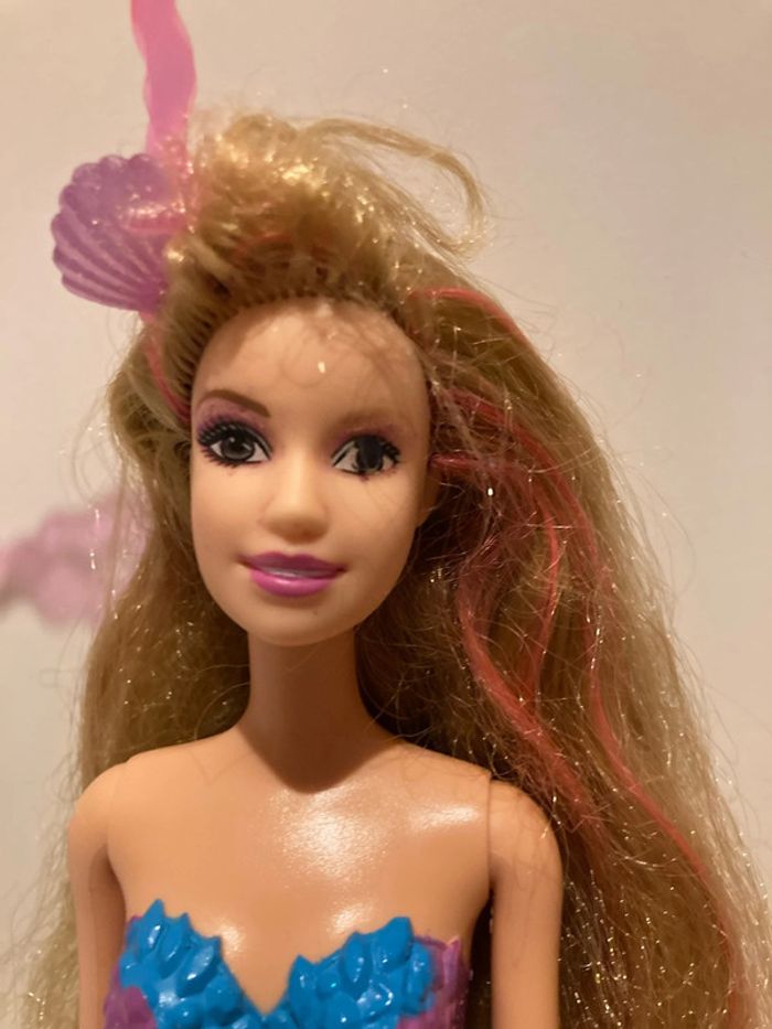 Très jolie barbie Mattel 2013 - photo numéro 2