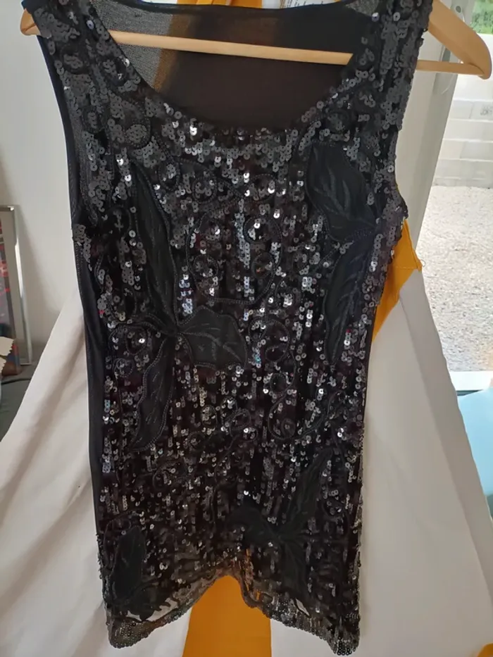 Robe noire à sequins - photo numéro 3