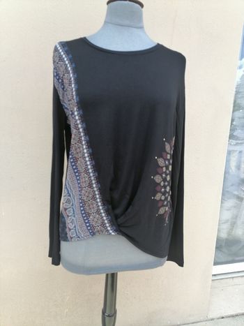 Blouse  noire avec motifs