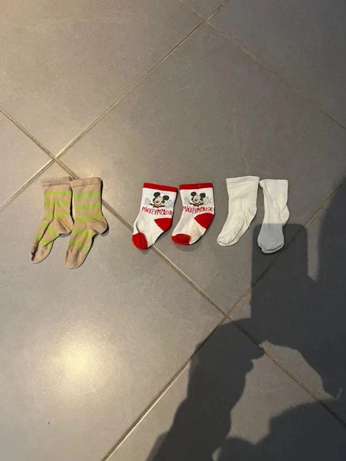 Lot de 3 paires de chaussettes - Mickey mouse - Blanc, rouge, noire, beige & vert - 19/22 - photo numéro 2