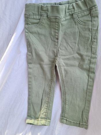 Leggins. Tape à l œil. 9 mois. Vert amande.
