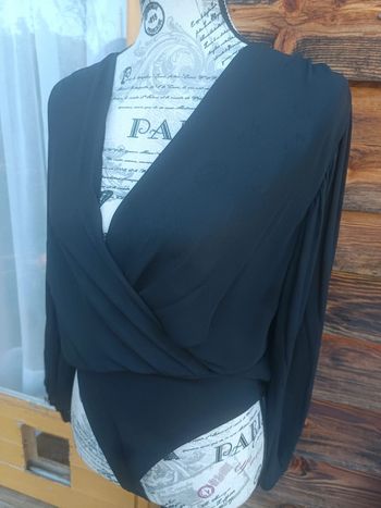 Body manche longue col V