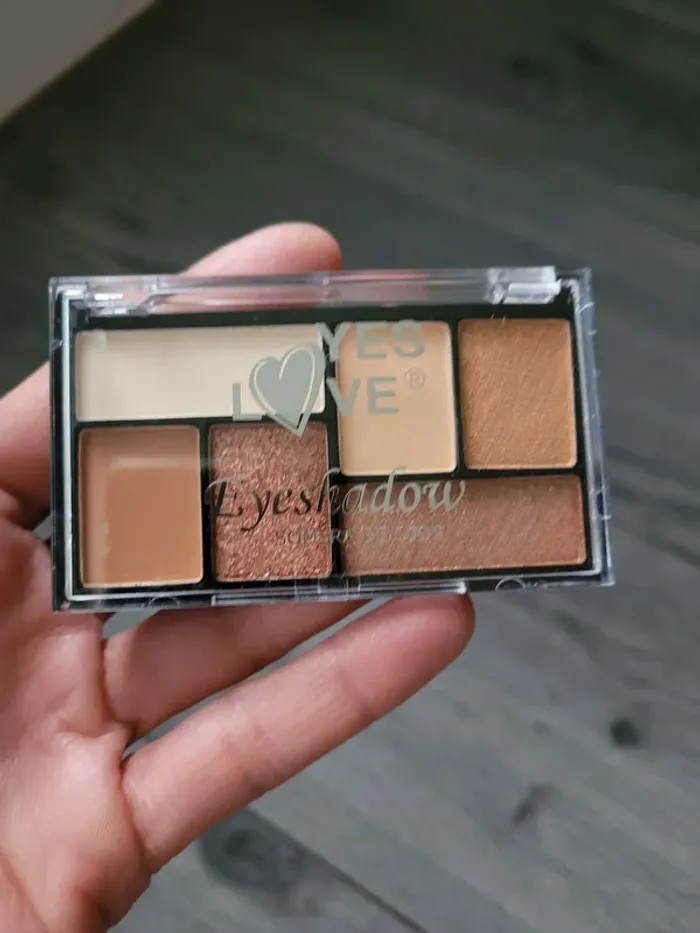 Lot de palettes maquillage Yes love - photo numéro 1