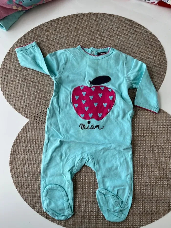 3 pyjamas taille 3 mois - photo numéro 2