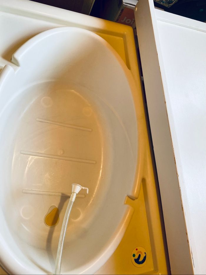 Table à langer avec baignoire - photo numéro 3
