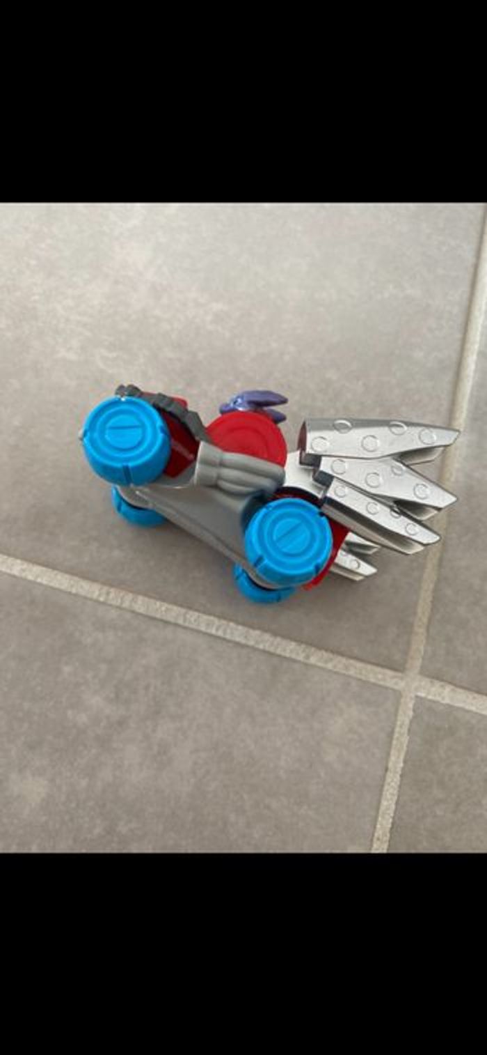 Jouet voiture avec figurine - photo numéro 10