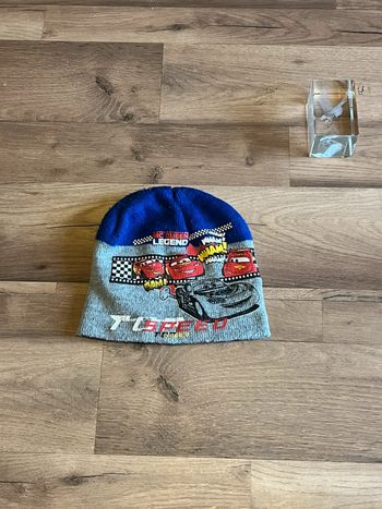 Je vend un bonnet garçon enfant taille 54 cm bon état