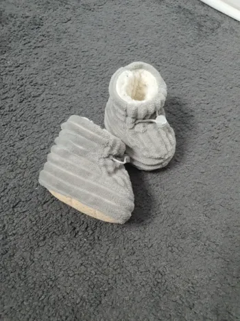 Petits chaussons fourrés