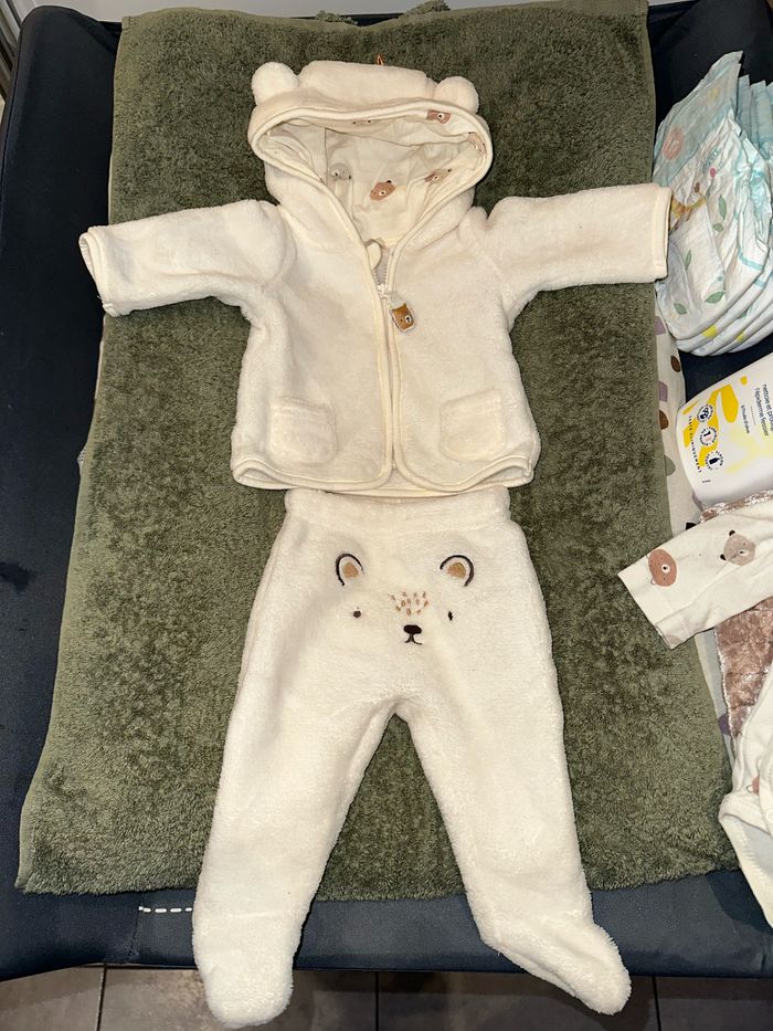 Lot bébé 1 mois - photo numéro 4