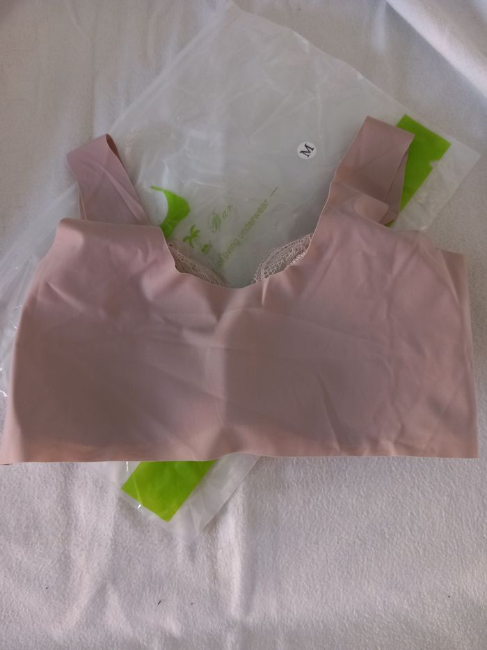 Soutien-Gorge neuf M rose - photo numéro 2