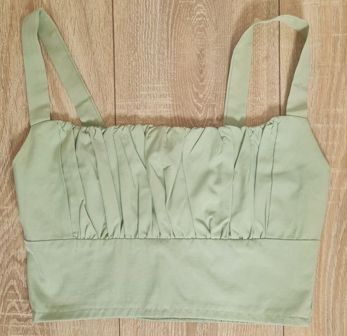 T. 36 (S) - Elégante Crop Top vert sauge