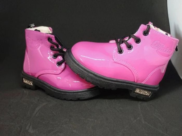 Magnifique bottine fourré vernis antidérapante taille 24 facile a enfiler