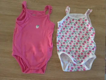 2 Body débardeur fraise 12 mois
