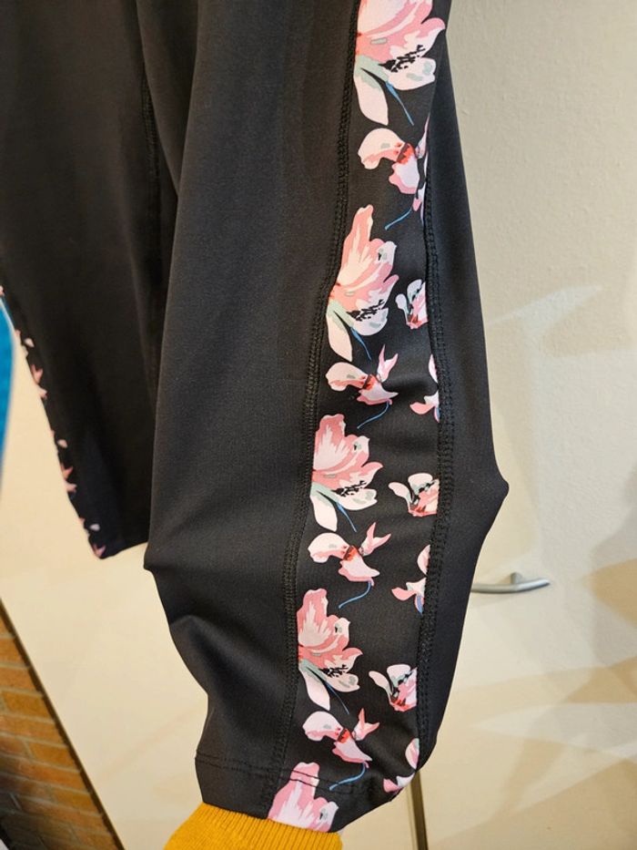 Short/collant de sport Active Touch taille M noir motif fleur sur le côté - photo numéro 4