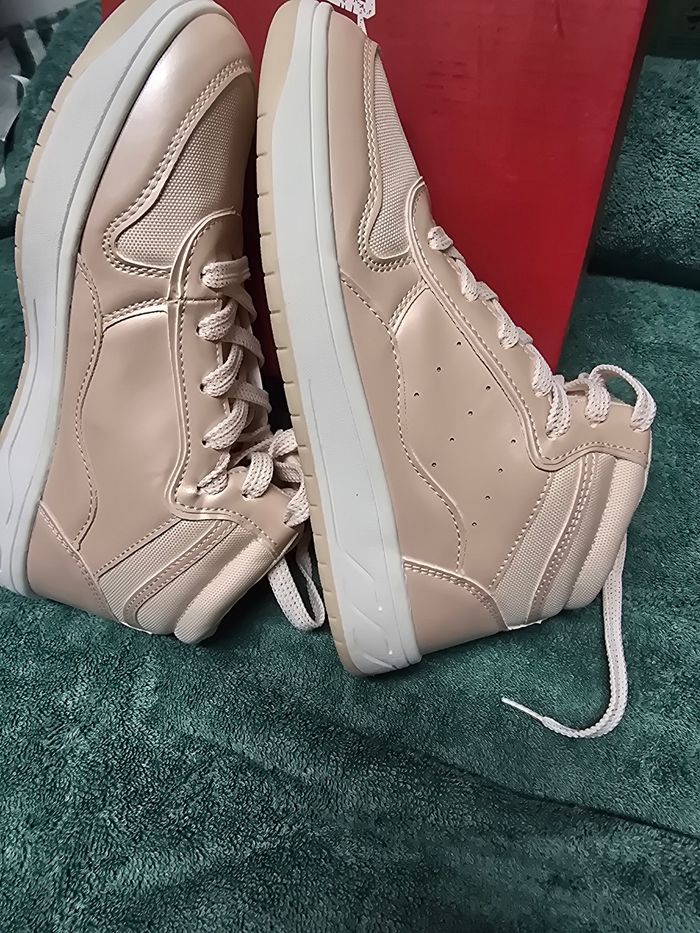 Chaussure basket fille neuf