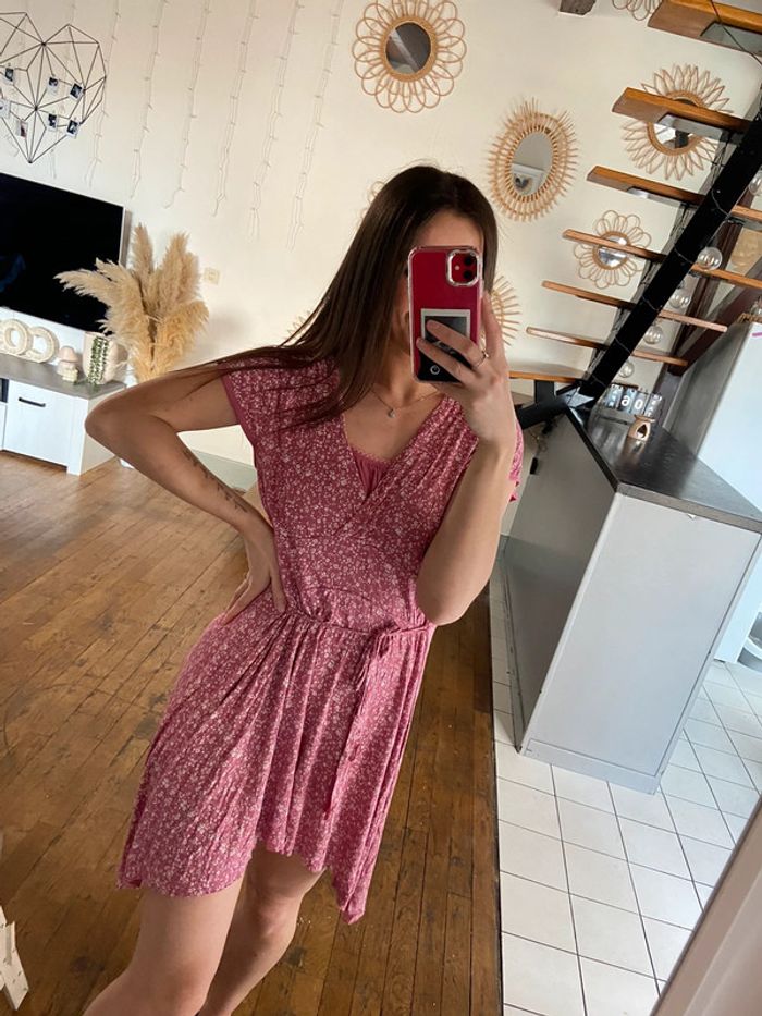 Robe d’été rose fleurie - photo numéro 4