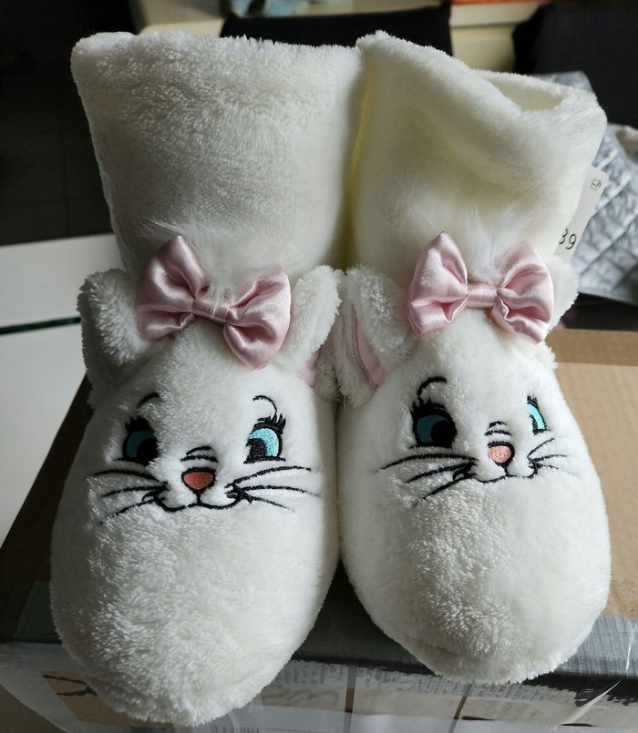 Chaussons Marie des Aristochats neuf avec étiquettes