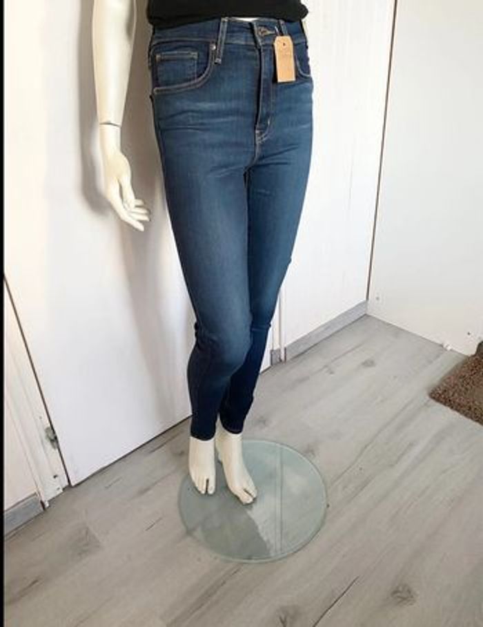 Jean Levi’s Mile High Super Skinny – Taille 27/32 – Bleu moyen – Neuf avec étiquette - photo numéro 15