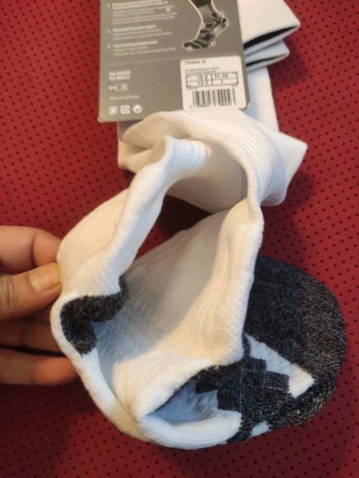 Chaussettes de foot Milan AC, Puma Authentique Officiel taille 31/34, Neuf - photo numéro 8