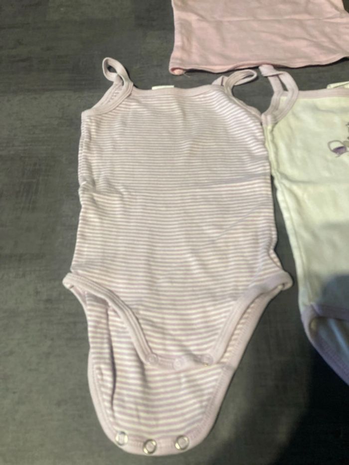 Bodies 9 mois - photo numéro 2