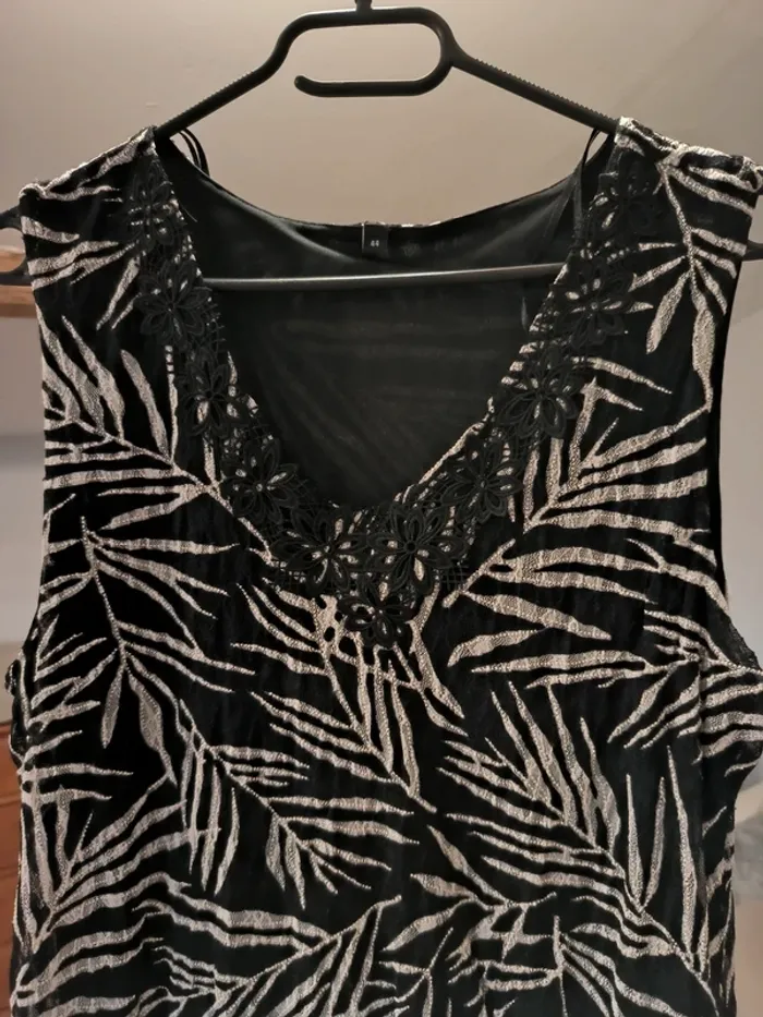 Robe noire et blanche imprimé feuillages dentelle - photo numéro 2