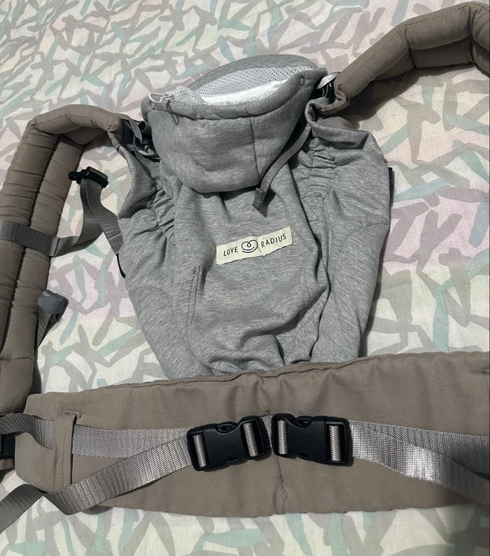 Porte bébé ergonomique Hoodie carrier 2 Love radius