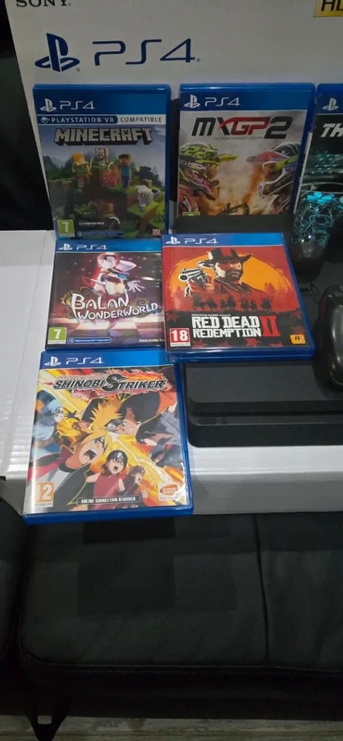 Ps4 500go avec 3 manettes et 6 jeux - photo numéro 2