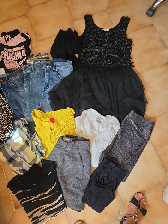lot femme de 14 pièces taille S