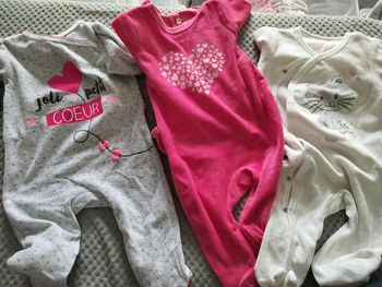 Lot de 3 pyjamas velours fille 6 mois très bon état 