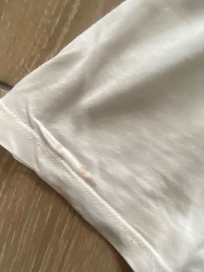 2 t shirts (tâches) - photo numéro 3