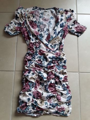 Robe été courte à fleurs S STRADIVARIUS NEUVE