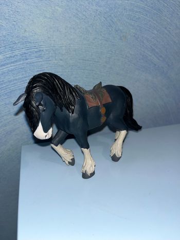 Figurine Angus rebelle