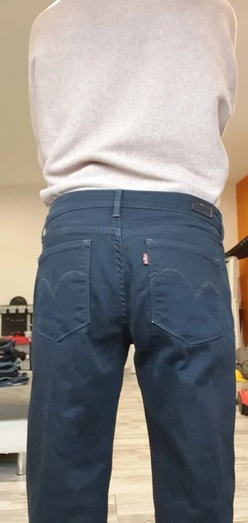 Jean Levi's demi curve modern rise straight w29 taille 38 en très bon état