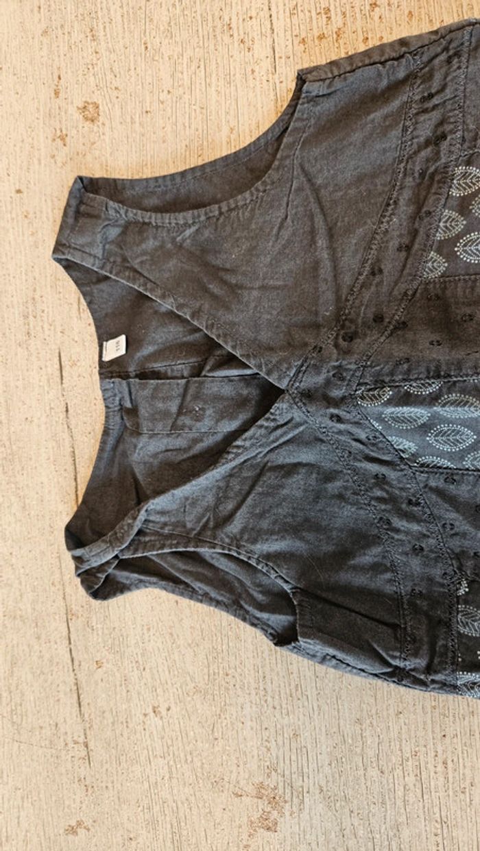 Robe courte grise à dessin gris clair, sans manche, C&A, 6 ans - photo numéro 6