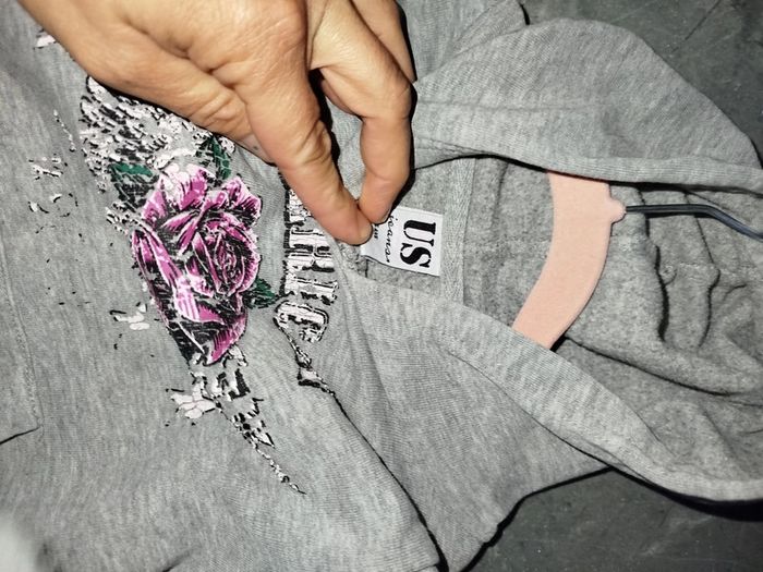 Sweat capuche motif rose fille 5 ans - photo numéro 2