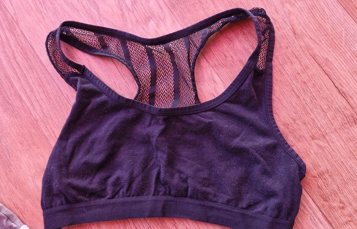 Lot de 3 brassières TBE taille 10/12ans.xxs.12/14 ans - photo numéro 6